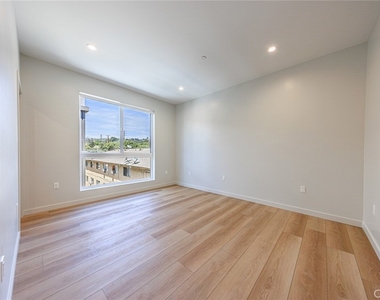 6093 La Prada - Photo Thumbnail 16