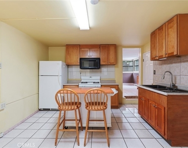 1745 College View Place - Photo Thumbnail 34