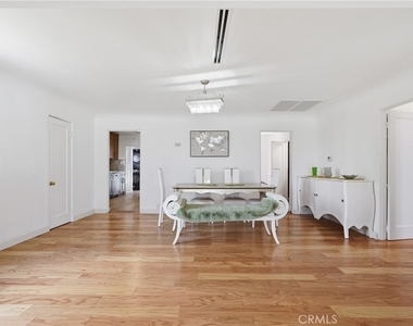 1745 College View Place - Photo Thumbnail 3