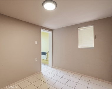 1745 College View Place - Photo Thumbnail 17