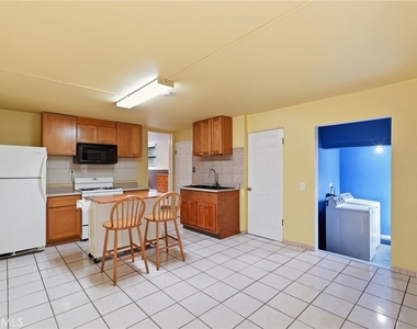 1745 College View Place - Photo Thumbnail 16