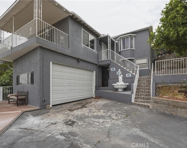 1745 College View Place - Photo Thumbnail 12