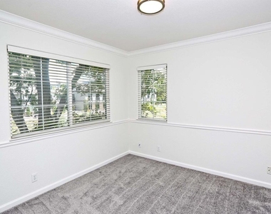1079 River Rock Ln - Photo Thumbnail 19
