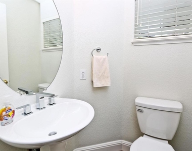 1079 River Rock Ln - Photo Thumbnail 12