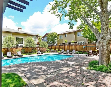 1079 River Rock Ln - Photo Thumbnail 25