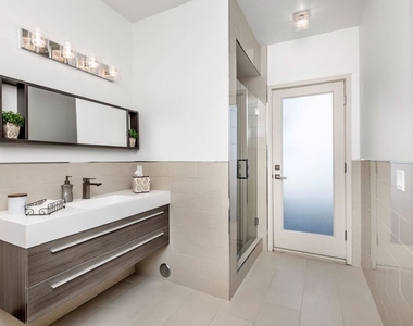 11955 Pinnacle Place - Photo Thumbnail 16