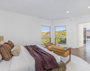 11955 Pinnacle Place - Photo Thumbnail 30