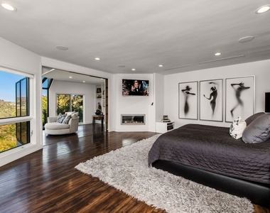 11955 Pinnacle Place - Photo Thumbnail 12