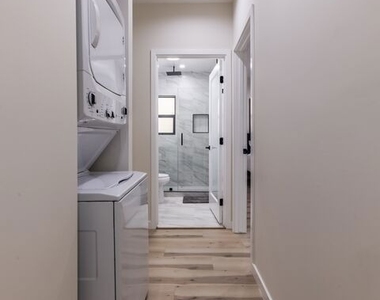 9024 Phyllis Avenue - Photo Thumbnail 10