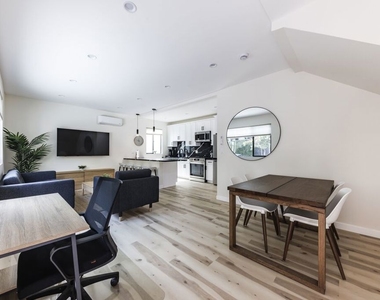 9024 Phyllis Avenue - Photo Thumbnail 2