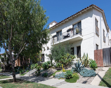 900 S Orange Grove Avenue - Photo Thumbnail 18