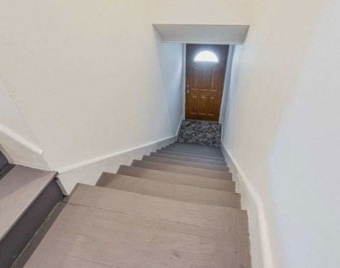 110 S Alexandria Avenue - Photo Thumbnail 11