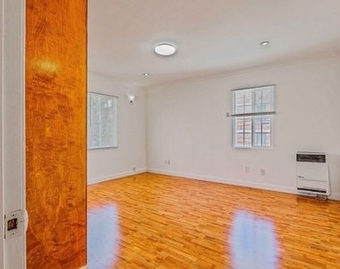 110 S Alexandria Avenue - Photo Thumbnail 6