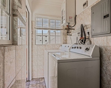 110 S Alexandria Avenue - Photo Thumbnail 12