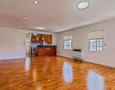 110 S Alexandria Avenue - Photo Thumbnail 3