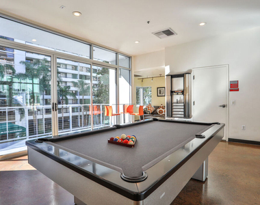 645 W 9th Street - Photo Thumbnail 5
