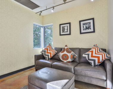 645 W 9th Street - Photo Thumbnail 33