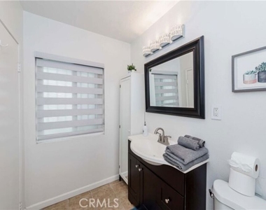 1238 S Muirfield Road - Photo Thumbnail 11