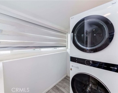 1238 S Muirfield Road - Photo Thumbnail 13