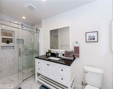 1238 S Muirfield Road - Photo Thumbnail 8