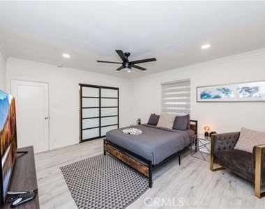 1238 S Muirfield Road - Photo Thumbnail 7