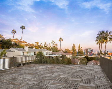 1230 Horn Avenue - Photo Thumbnail 12