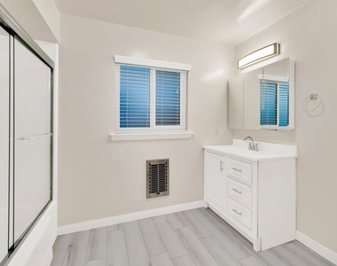 115 Marguerita Avenue - Photo Thumbnail 17