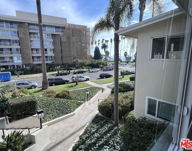 115 Marguerita Avenue - Photo Thumbnail 10