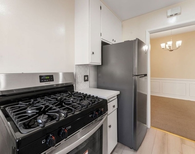 115 Marguerita Avenue - Photo Thumbnail 14