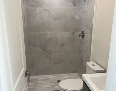 778 Ashland Avenue - Photo Thumbnail 3
