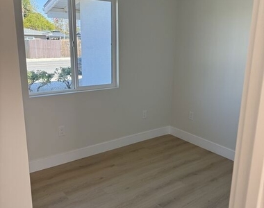 778 Ashland Avenue - Photo Thumbnail 7