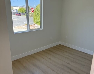 778 Ashland Avenue - Photo Thumbnail 8