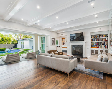 4800 Zelzah Avenue - Photo Thumbnail 9