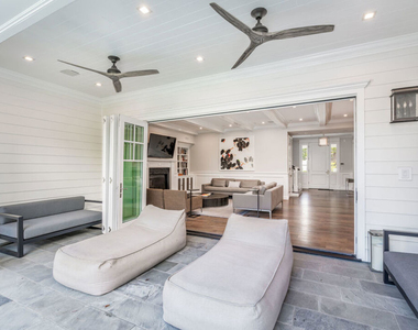 4800 Zelzah Avenue - Photo Thumbnail 12