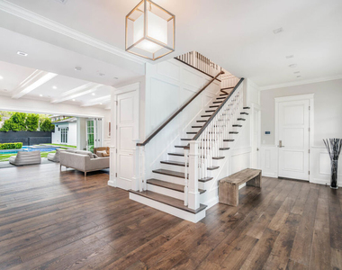 4800 Zelzah Avenue - Photo Thumbnail 3