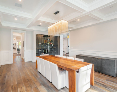 4800 Zelzah Avenue - Photo Thumbnail 5