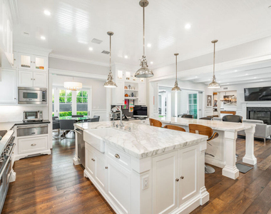 4800 Zelzah Avenue - Photo Thumbnail 6