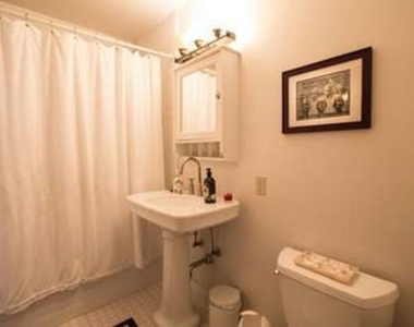 1513 Walgrove Avenue - Photo Thumbnail 9