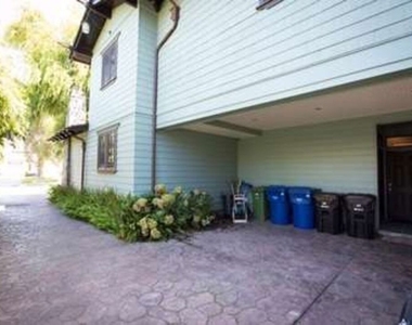 1513 Walgrove Avenue - Photo Thumbnail 3