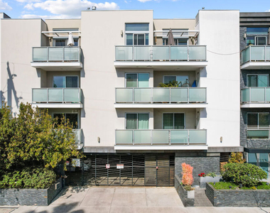 7133 Hawthorn Avenue - Photo Thumbnail 2