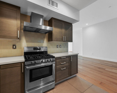 7133 Hawthorn Avenue - Photo Thumbnail 7