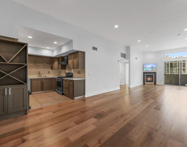 7133 Hawthorn Avenue - Photo Thumbnail 5