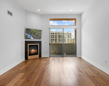 7133 Hawthorn Avenue - Photo Thumbnail 10