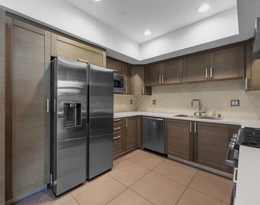 7133 Hawthorn Avenue - Photo Thumbnail 8