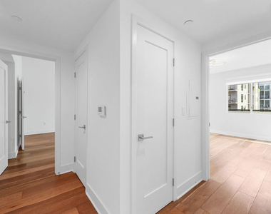 7133 Hawthorn Avenue - Photo Thumbnail 15
