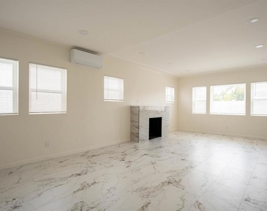 6352 Holabird St. - Photo Thumbnail 7