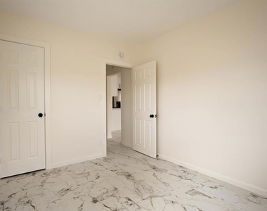 6352 Holabird St. - Photo Thumbnail 9