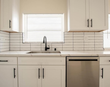 6352 Holabird St. - Photo Thumbnail 5