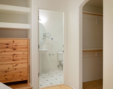 3235 Rambla Pacifico - Photo Thumbnail 37