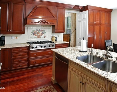 2563 Littlefield Court - Photo Thumbnail 6